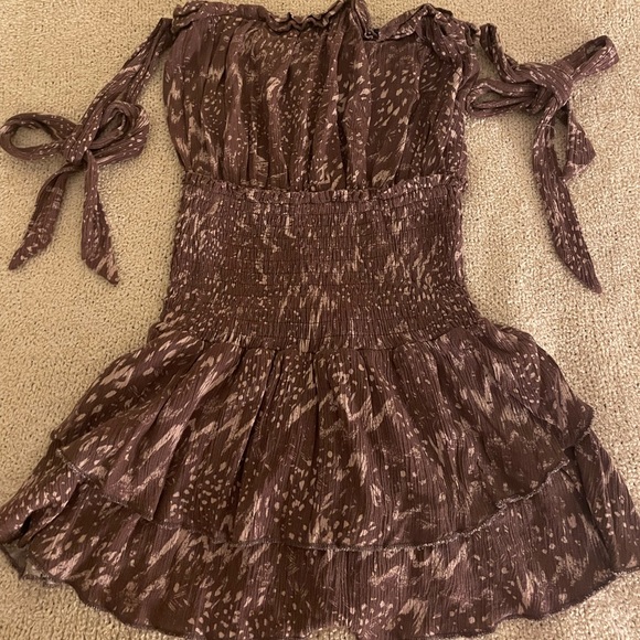 Isabelle’s cabinet smocked romper - Picture 2 of 3